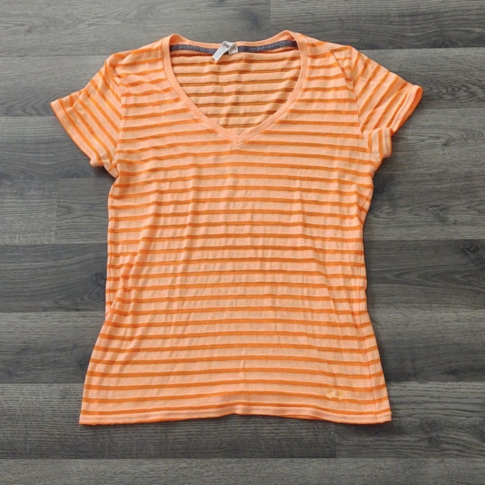 COPY - $5/$25 Under armour v-neck